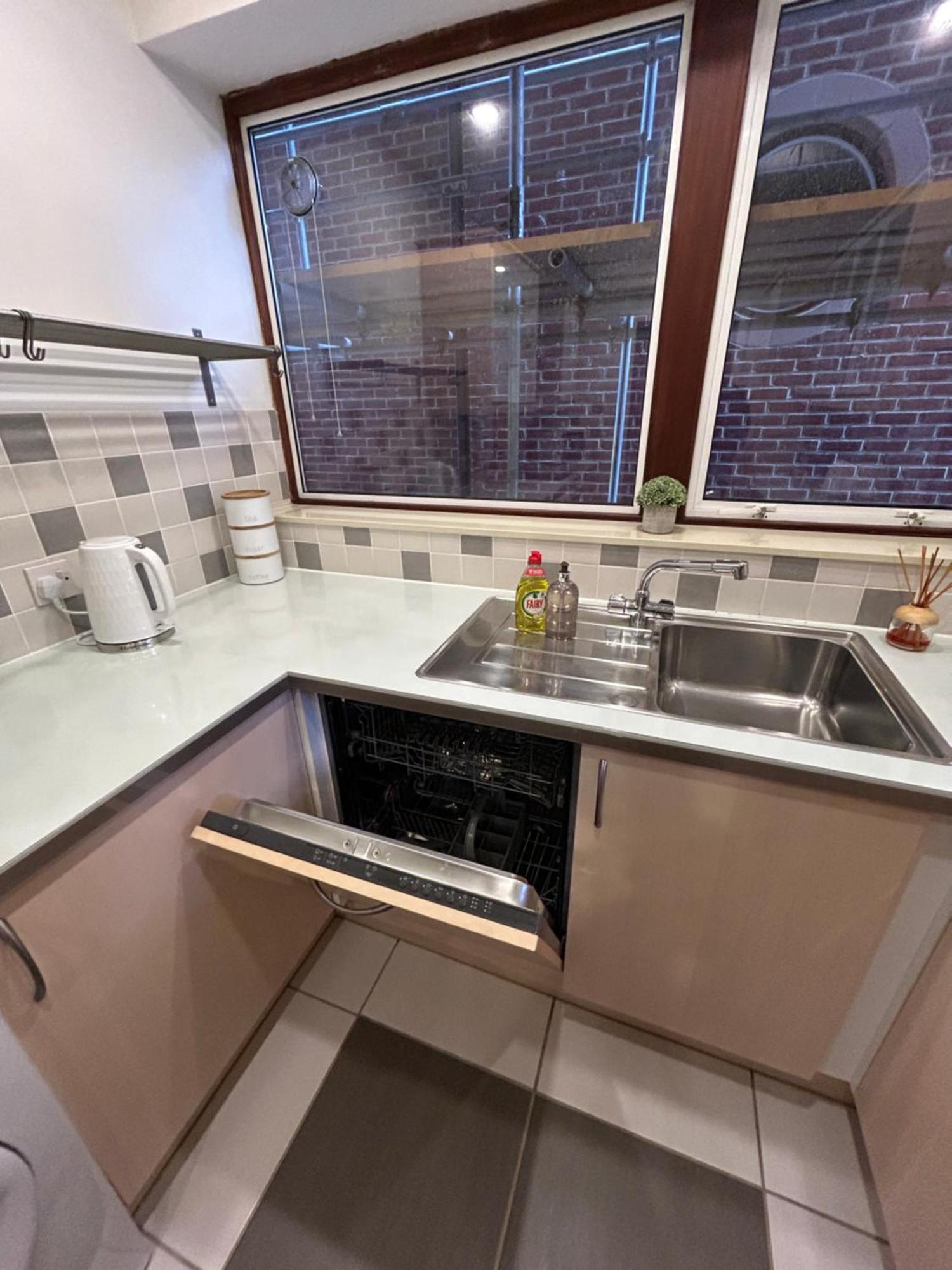 Spacious 3 Bedroom Apartment Close To Marina, 2 Parking Spaces, Kingsize Or Single Beds Southampton Bagian luar foto