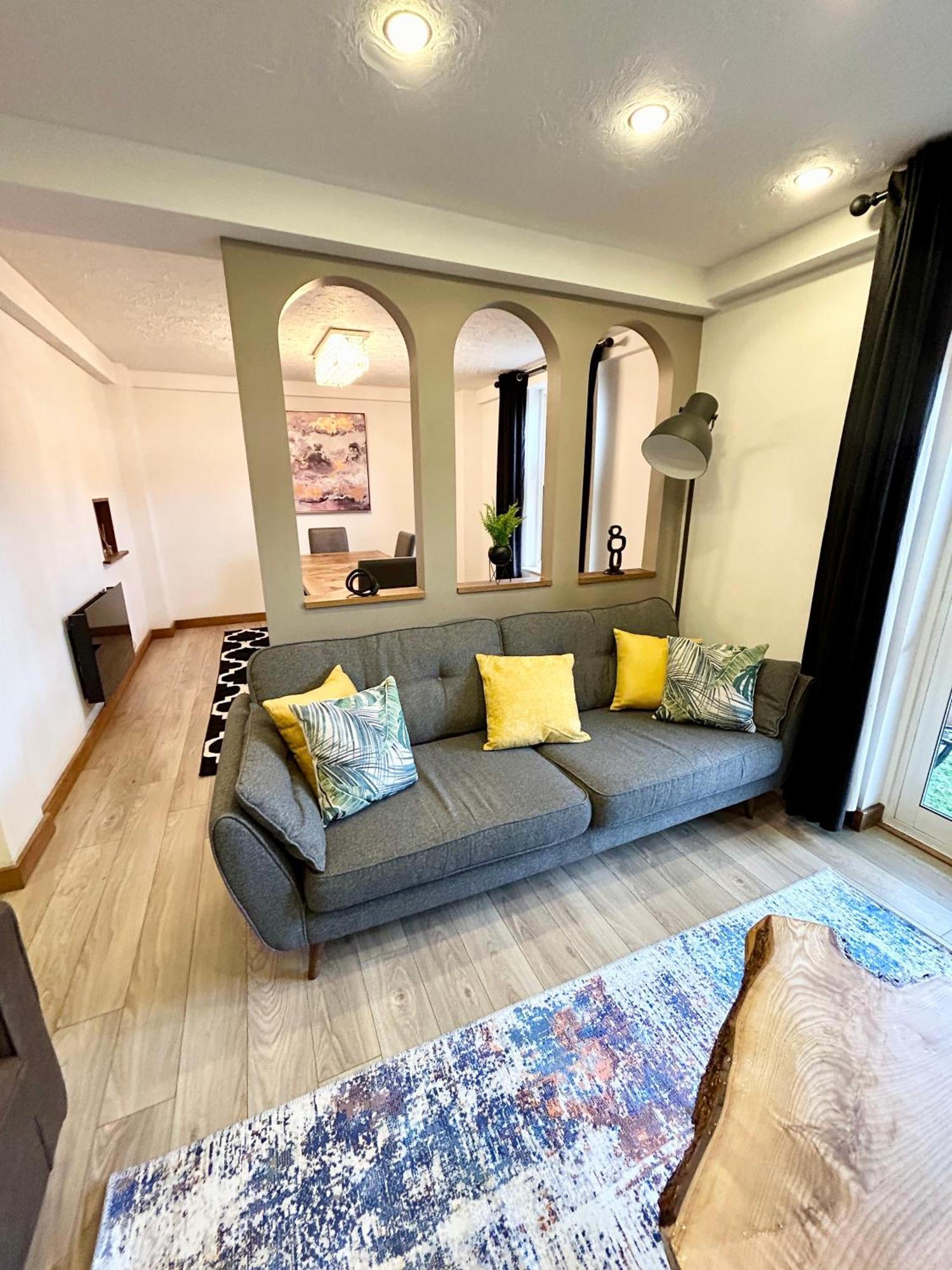 Spacious 3 Bedroom Apartment Close To Marina, 2 Parking Spaces, Kingsize Or Single Beds Southampton Bagian luar foto