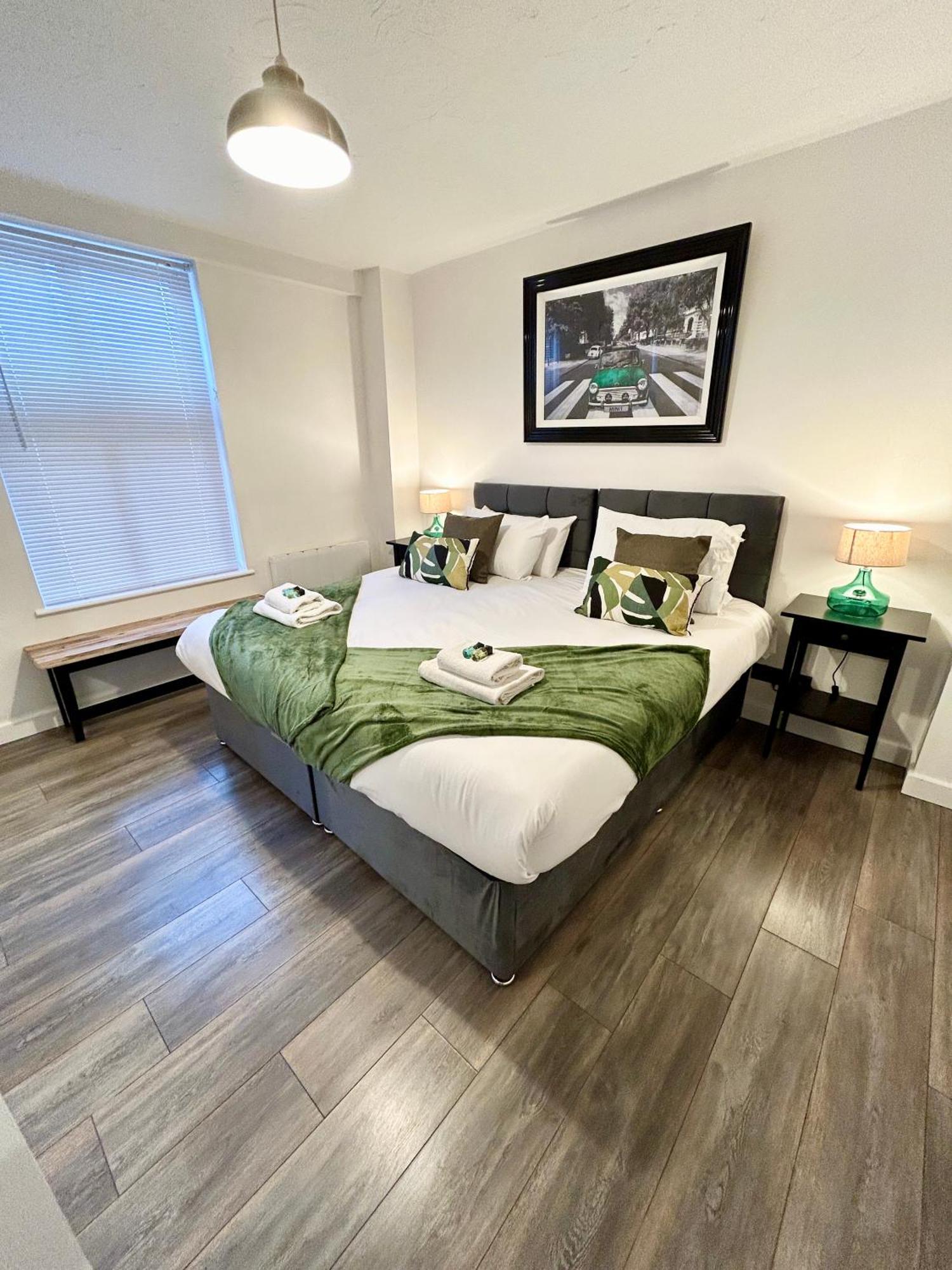 Spacious 3 Bedroom Apartment Close To Marina, 2 Parking Spaces, Kingsize Or Single Beds Southampton Bagian luar foto