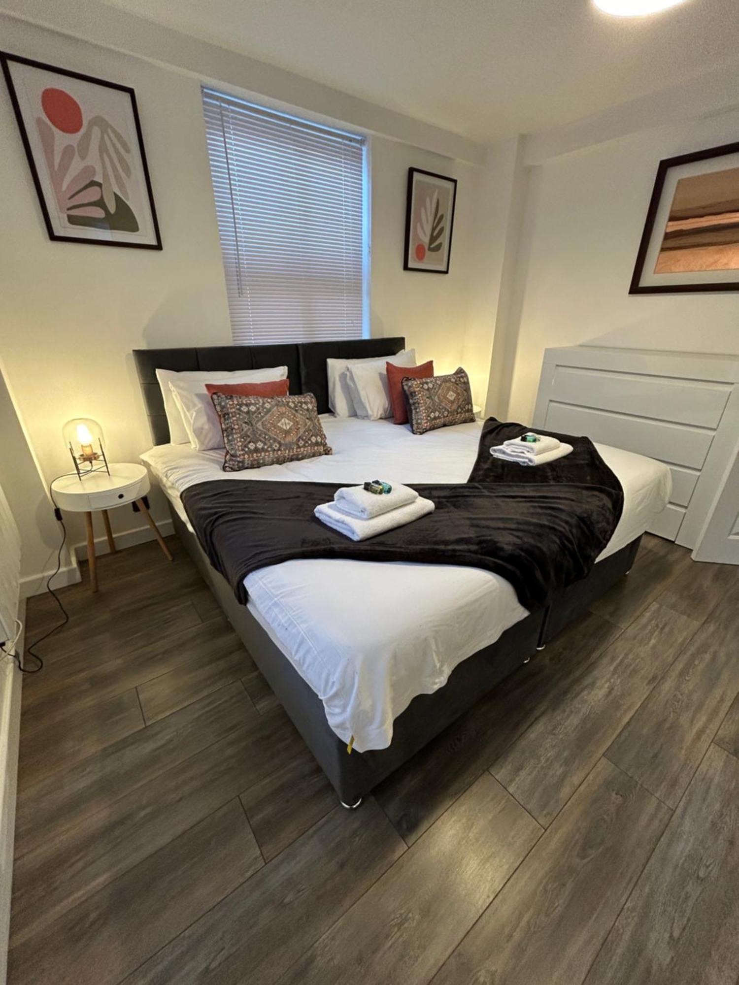 Spacious 3 Bedroom Apartment Close To Marina, 2 Parking Spaces, Kingsize Or Single Beds Southampton Bagian luar foto